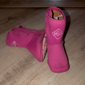 Mucks comes with original box